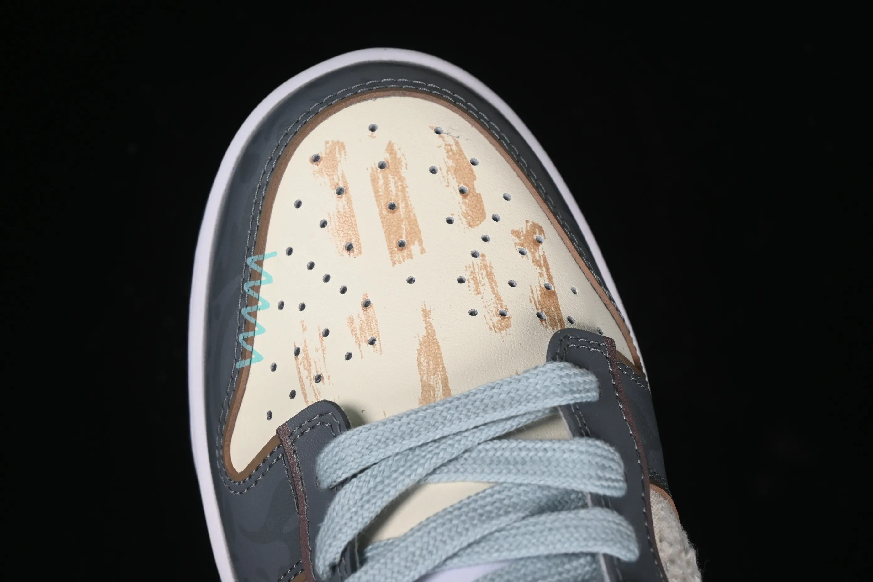All Categories Nk SB Dunk Series Nk SB Dunk Low Low-top sneakers Nk Dunk Low Panda Prank Age of Sail Wave Search Beige Blue Black Low-top casual sneakers DD1391-400